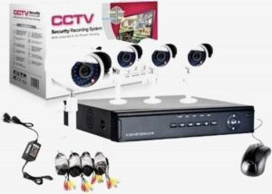 CCTV DVR Kit Beveiligingscamera Plug en Play camerasysteem - 4 camera's ZWART + 500 GB HARDE SCHIJF
