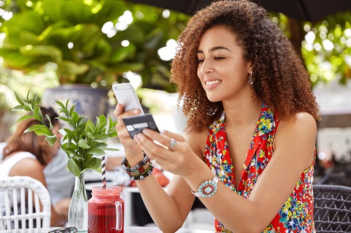 Slimme deurbel bedienen via smartphone