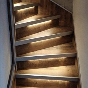 Led trapverlichting met bewegingssensoren, warm wit licht, 2700K, complete set voor 10-16 treden. [Energieklasse A++]